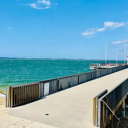 4 Pers. Balcon & Parking - & Commerces Διαμέρισμα *