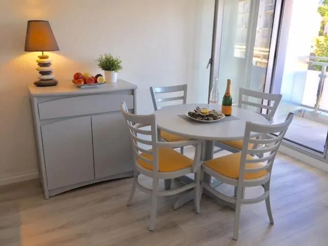 4 Pers. Balcon & Parking - & Commerces *