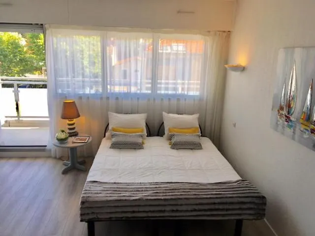 4 Pers. Balcon & Parking - & Commerces * Arcachon