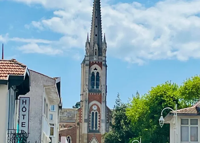 4 Pers. Balcon & Parking - & Commerces * Arcachon