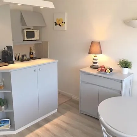 4 Pers. Balcon & Parking - & Commerces Apartamento