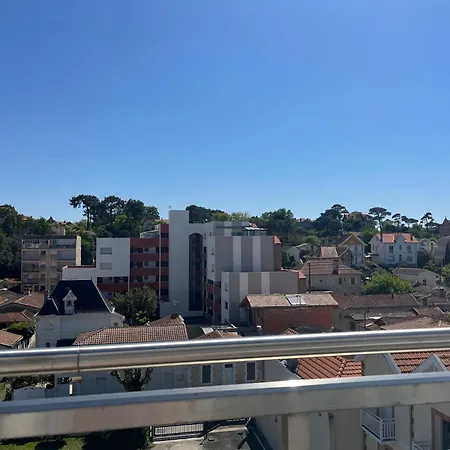 4 Pers. Balcon & Parking - & Commerces * 阿卡雄