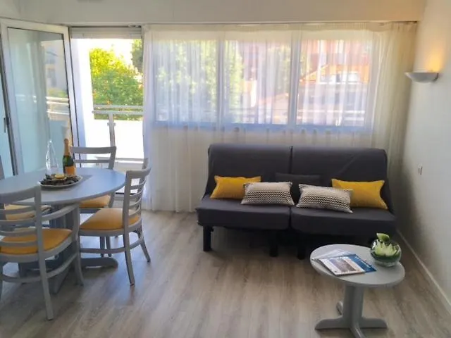 Apartment 4 Pers. Balcon & Parking - & Commerces Arcachon