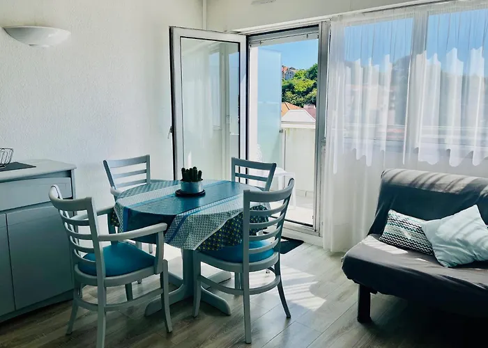 4 Pers. Balcon & Parking - & Commerces * Arcachon