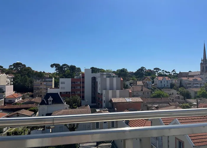 4 Pers. Balcon & Parking - & Commerces * Arcachon