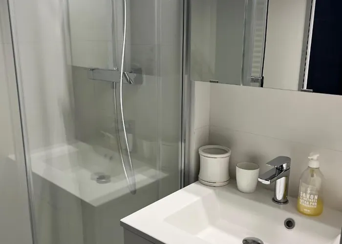 Apartment 4 Pers. Balcon & Parking - & Commerces